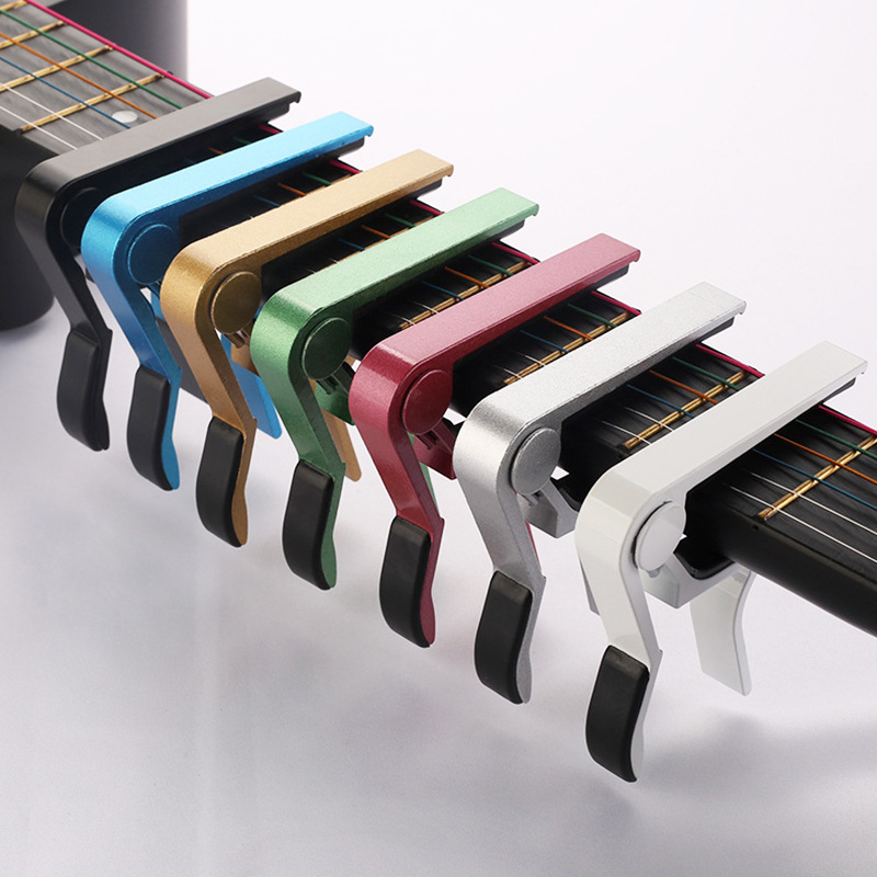 Capotasto per chitarra in meta - Acoustic Guitar Dreadnought recensione e prezzo