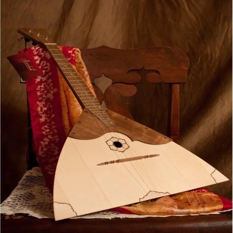 Balalaika triangolare, strumen - Musical Instrument Balalaika recensione e prezzo